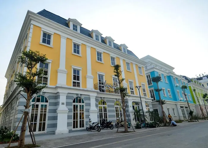 Lavian Hotel