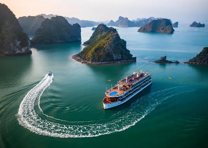 Heritage Cruises Binh Chuan Cat Ba Archipelago