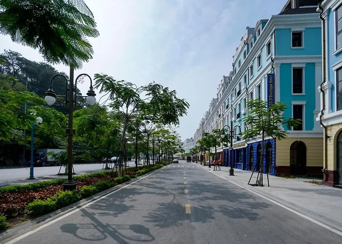 1925 Ha Long Hotel