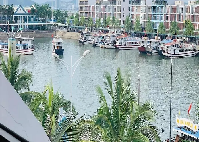 Chuoi Can Ho 6 Ngu View Sat Bien Tuan Chau- Ha Long