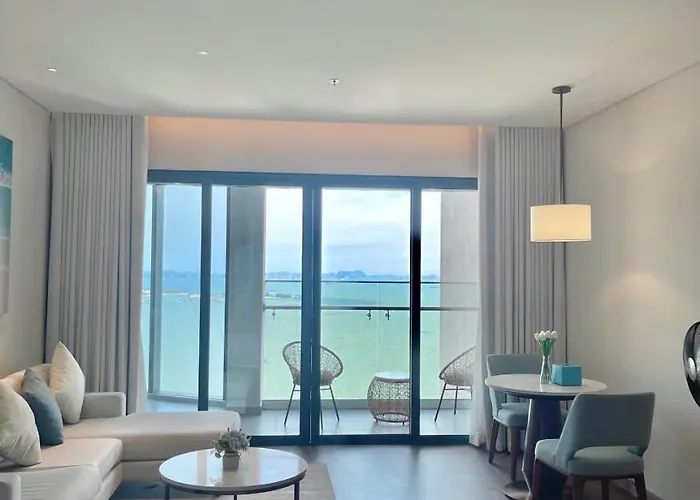 A La Carte High Floor, Luxury Bay View