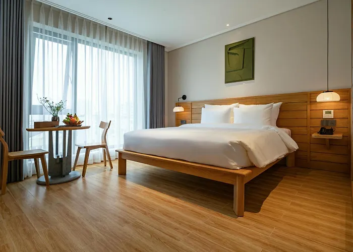 Nam Dat Hotel By D'Lecia Ha Long