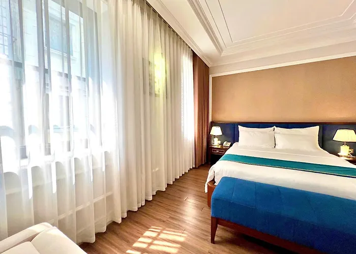 Ruby Queen Ha Long Hotel