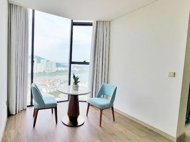 A La Carte Ha Long Bay Hotel
