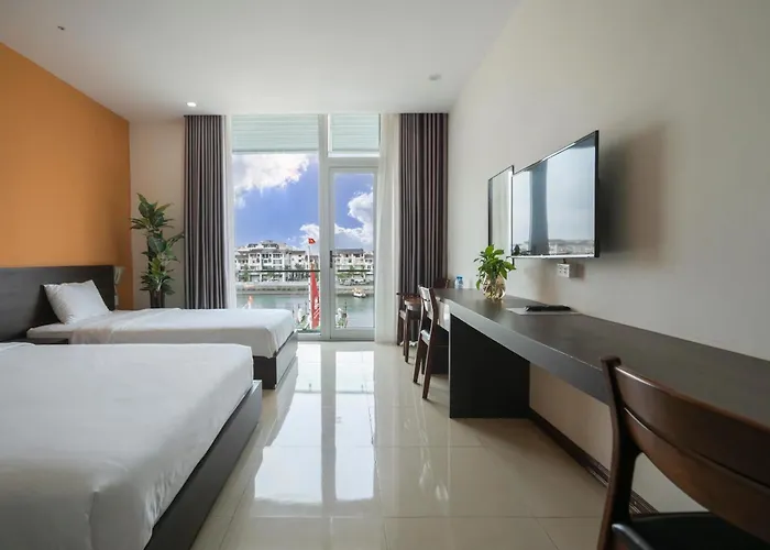 Coco Tuan Chau Hotel