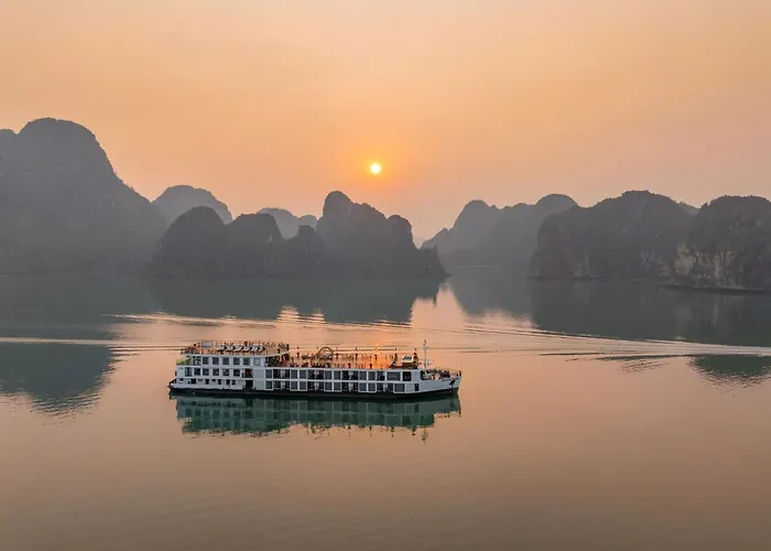 Indochine Grand Lan Ha Bay