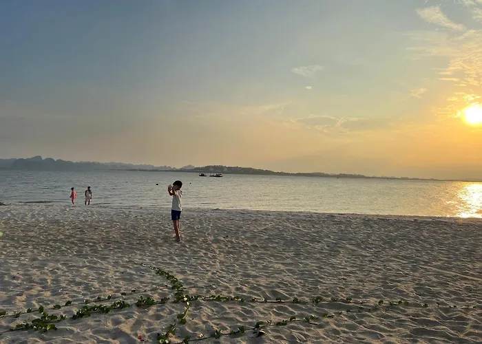 Mivi Seaview Homestay Citadines Marina Hung Thang Ha Long