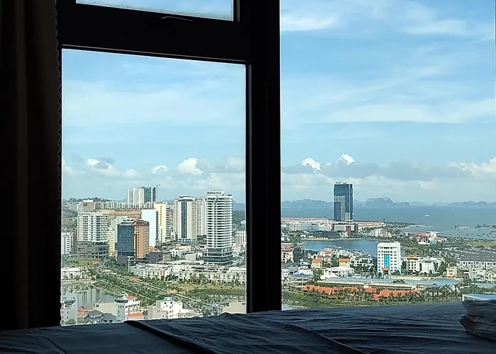 Can Studio View Bien Ha Long