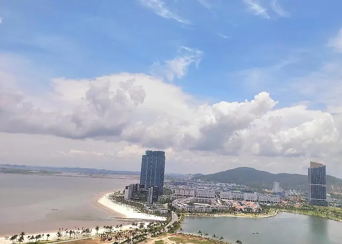 Sweet Home - Homestay Apartment System At Alacarte Ha Long Building