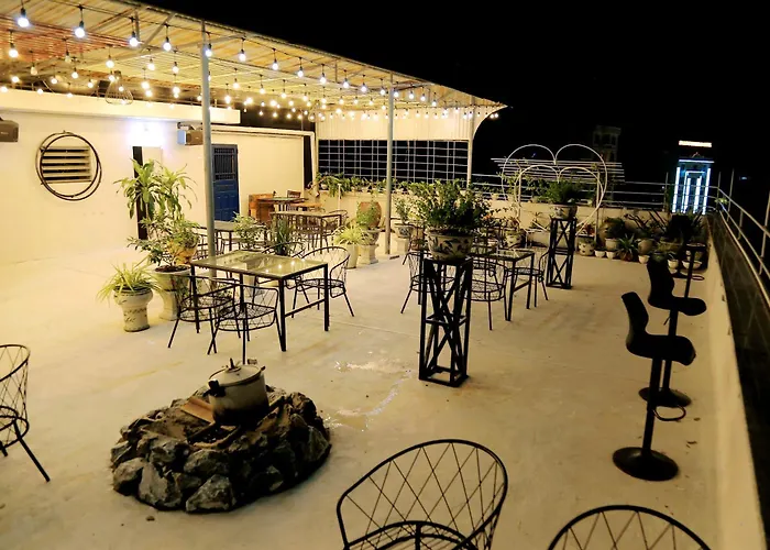 Retro Homestay Ha Long