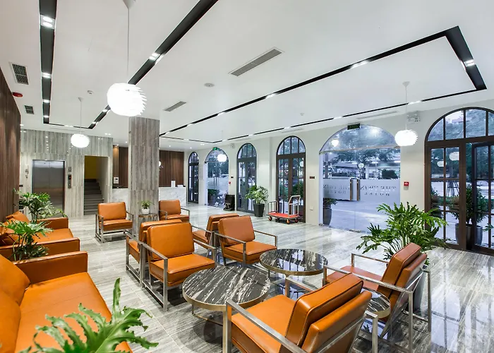 The Twin Hotel