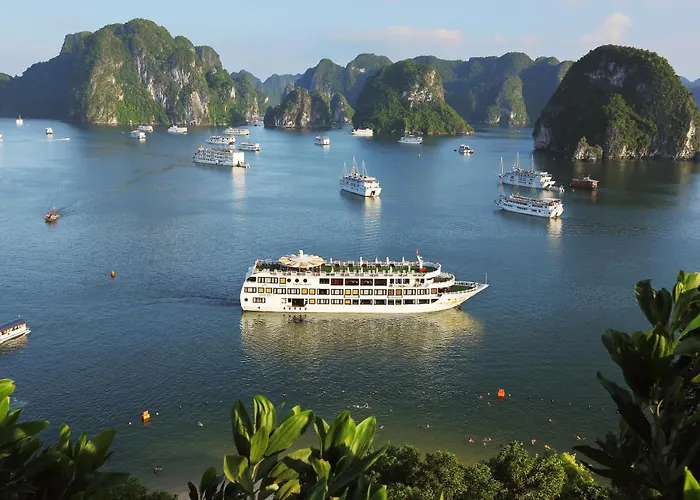 Aurora Cruise 5 Star Ha Long Bay