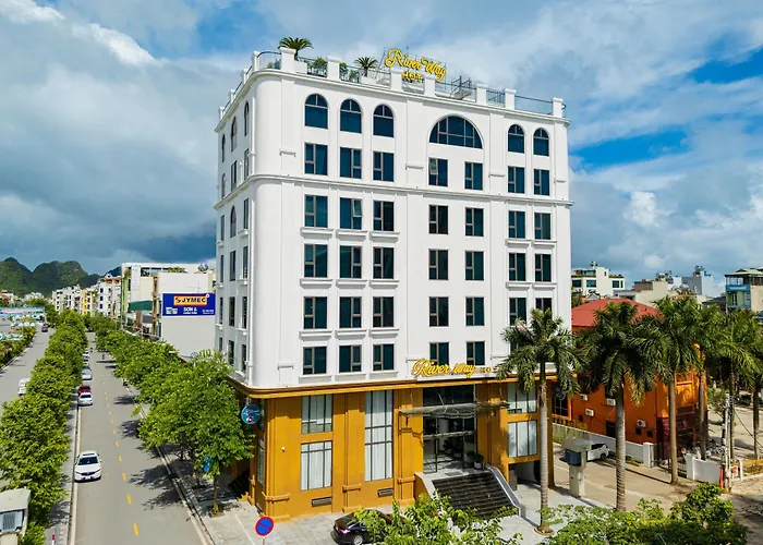 River Way Hotel Ha Long - 500M To Beach