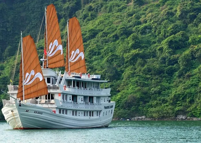 Halong & Bai Tu Long Cruises