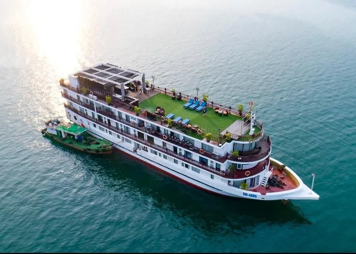 Tuan Chau Island Travel