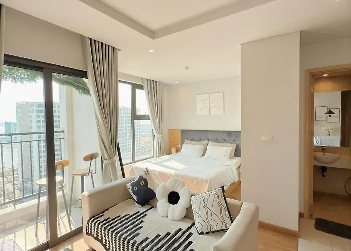 Green Bay Garden Ha Long Aurora Apartment