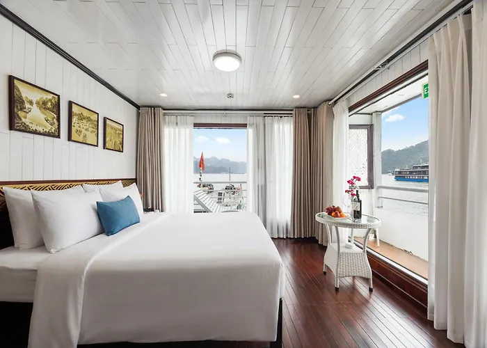 Aqua Legend Cruise - Lan Ha Bay