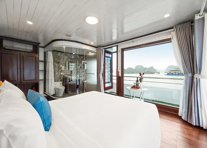 Aqua Legend Cruise - Lan Ha Bay
