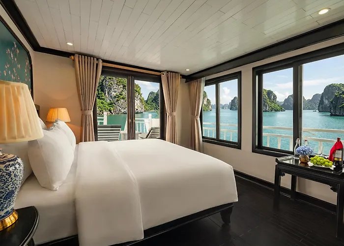 Cozy Bay Cruise