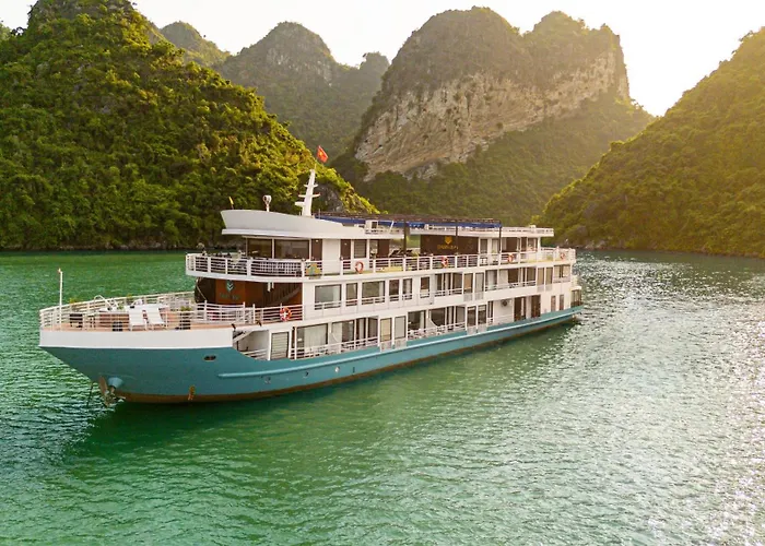 Oasis Bay Party Cruise - Ha Long Bay Tour
