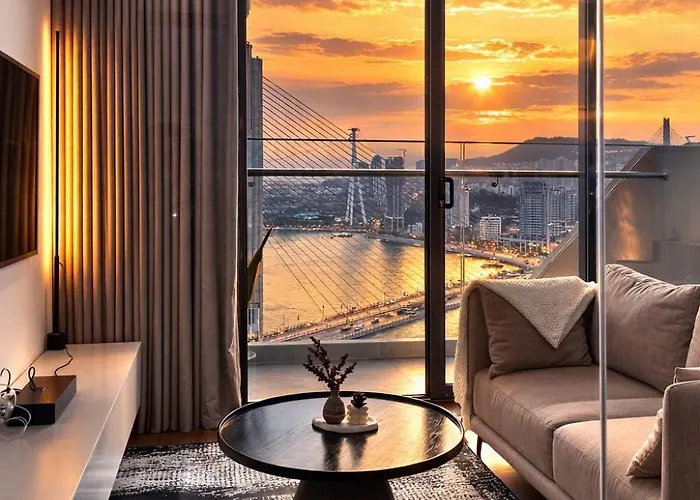 Apartment On 20Th & 31St Floor, Bai Chay Bridge & Ha Long Bay View