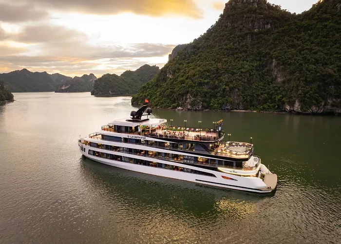 New La Casta Star 6-Star Cruise Lan Ha Bay - Balcony & Bathtub Ocean View