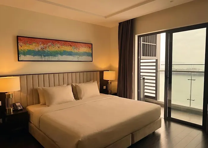 Sapphire Bay Stay Ha Long - Sea View Apartments