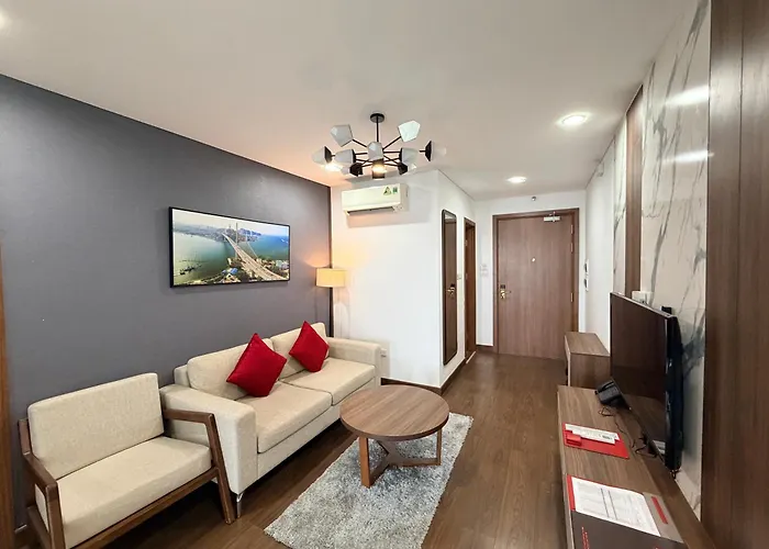 Ha Long 2Br Apartment - Spacious & Modern - Near Center
