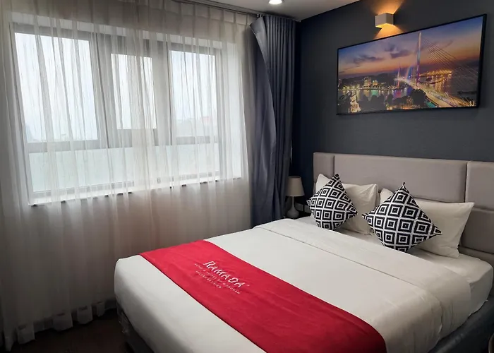 Ha Long 2Br Apartment - Spacious & Modern - Near Center