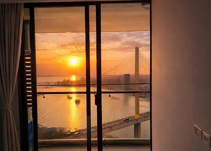 Family - Friendly 2Br Sea View Apartment - Green Diamond Ha Long