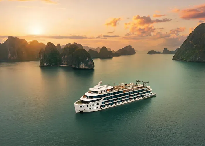 Luna Cruise Luxury Ha Long Bay