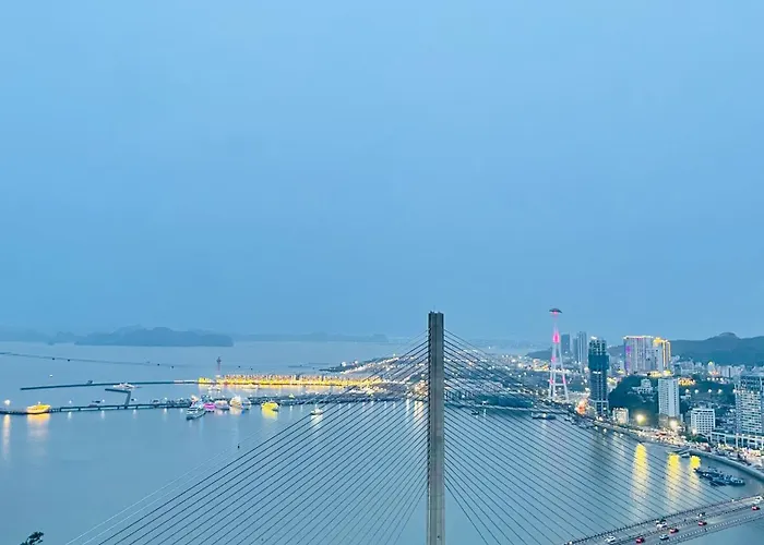 Greendiamondhalong