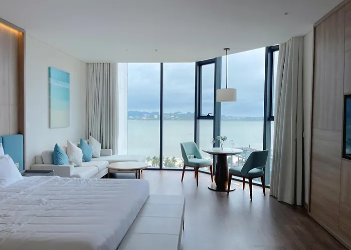 A La Carte Ha Long Bay Sea View Apartment