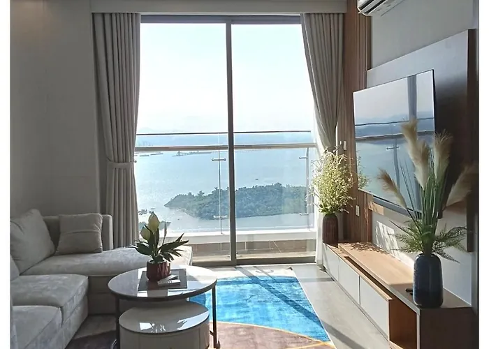 Halong Home Away