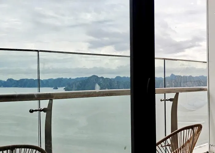 The Sea View Sandy- Duplex Homestay- Citadines Marina Ha Long