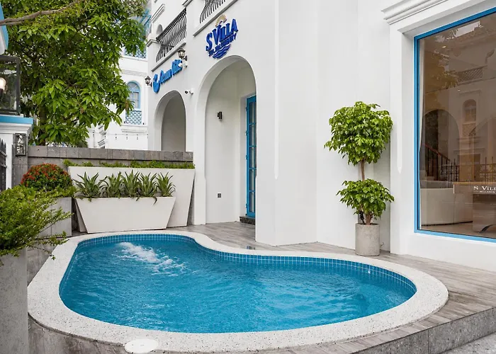 S Villa Ha Long - 5-Bedroom Private Pool Villa Near Beach, Jacuzzi, Sauna & Karaoke