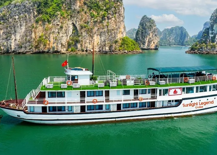 Royal Palace Cruise
