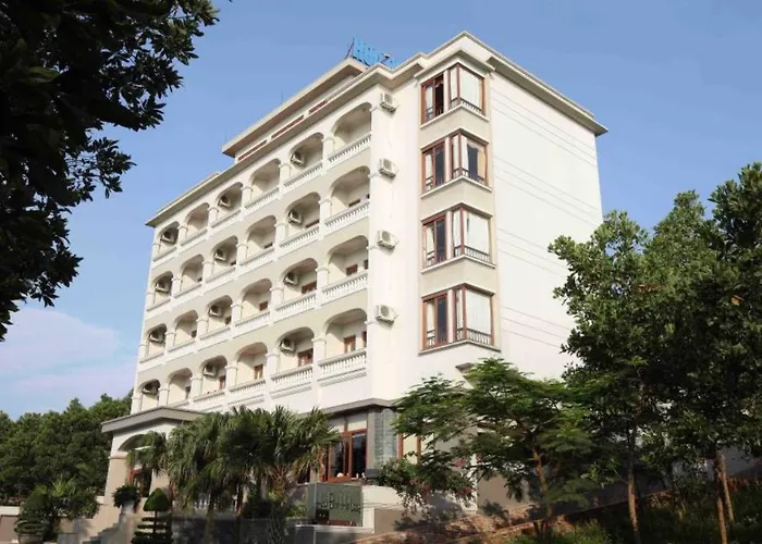Hoa Binh Ha Long Hotel
