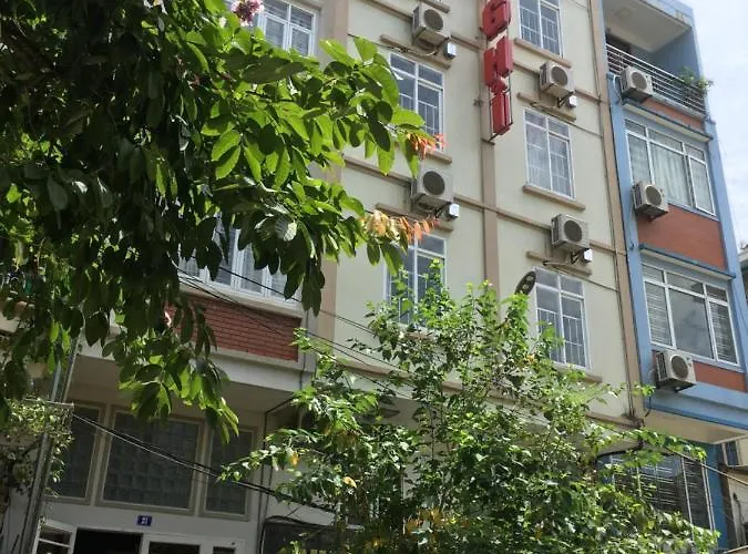 Nha Nghi Hoang Quan